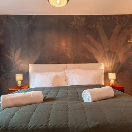 Chesterfield 3 Bedroom