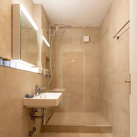 Apartamento Chesterfield 3 Bedroom *