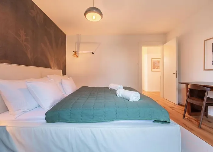 Velvet Suite 3 King Beds&Terrace Zürich HB Apartment