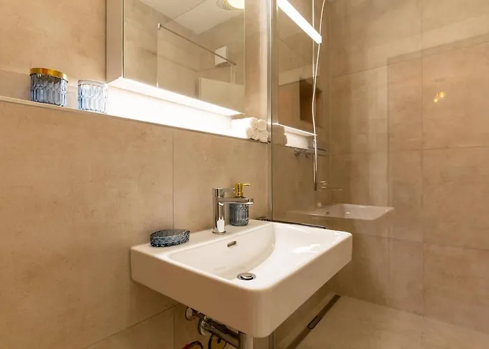 Chesterfield 3 Bedroom * チューリッヒ