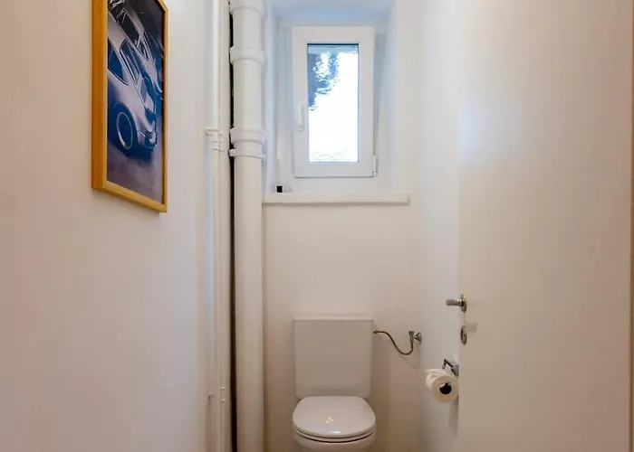 Chesterfield 3 Bedroom Apartment