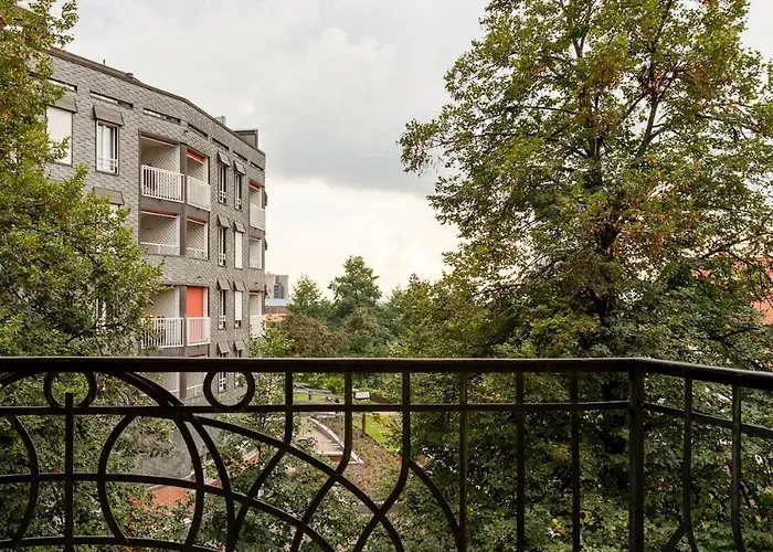 Chesterfield 3 Bedroom Apartment Zurich