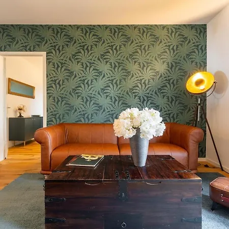 Chesterfield 3 Bedroom Zurich