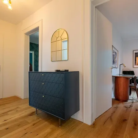 Chesterfield 3 Bedroom Zurich