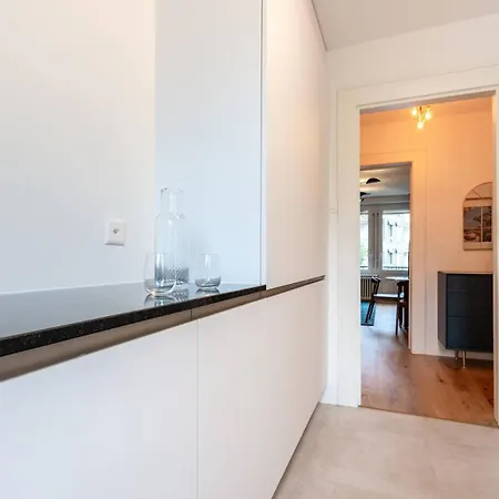 Chesterfield 3 Bedroom Appartement Zurich