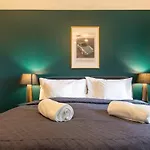 Apartment Velvet 3 King Beds & Terrace Hb *