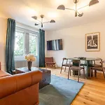 Apartment Velvet 3 King Beds & Terrace Hb